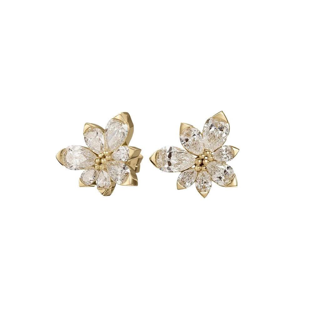 Empty room before virtual staging